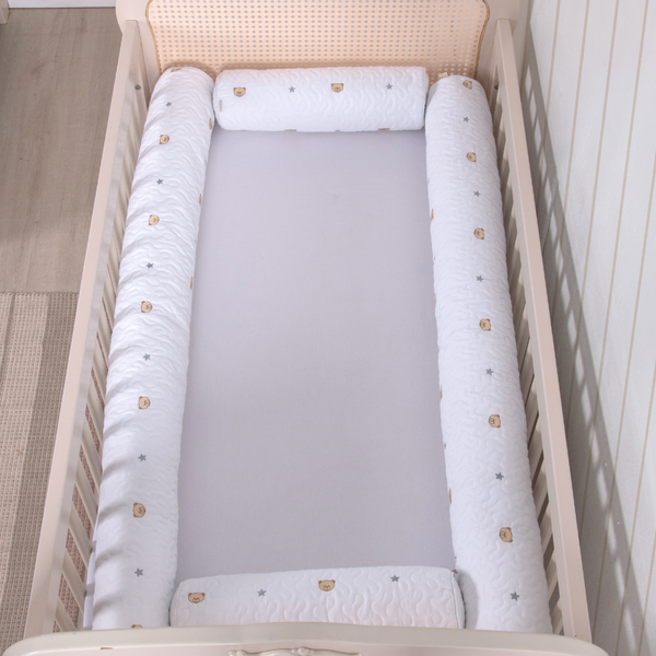 Kit de Berço Rolo 4 Lados Matelassê com Bordado Ursinho