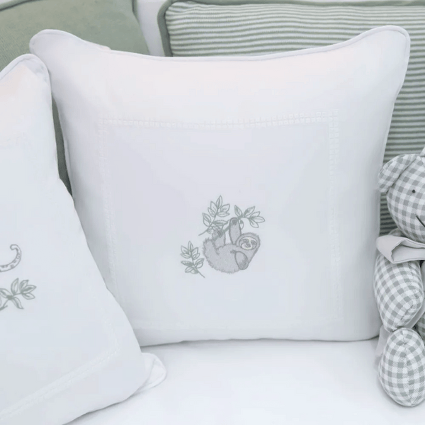 Almofada Decorativa Quadrada Percal 300 Fios Bicho Preguiça Origem Aime