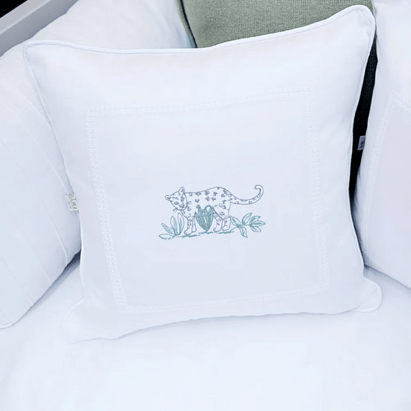 Almofada Decorativa Quadrada Percal 300 Fios Onça Origem Aime